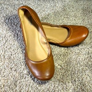 Mossimo Tan Flats